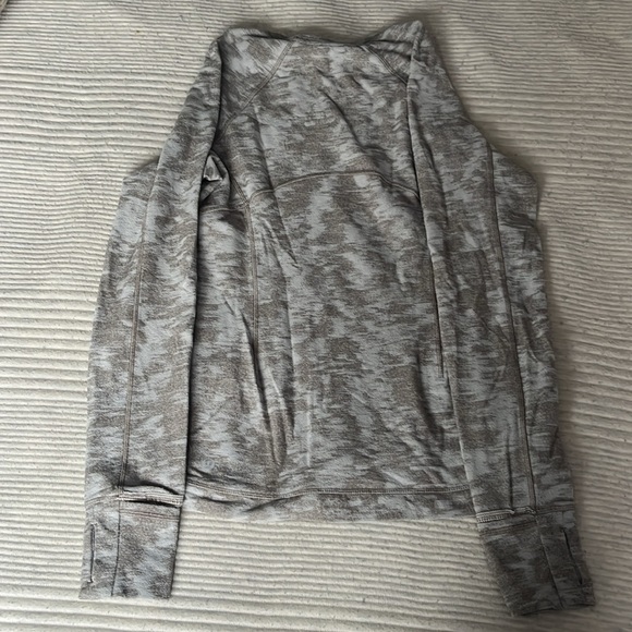Lululemon Swiftly Tech insulated long sleeve - Picture 2 of 4